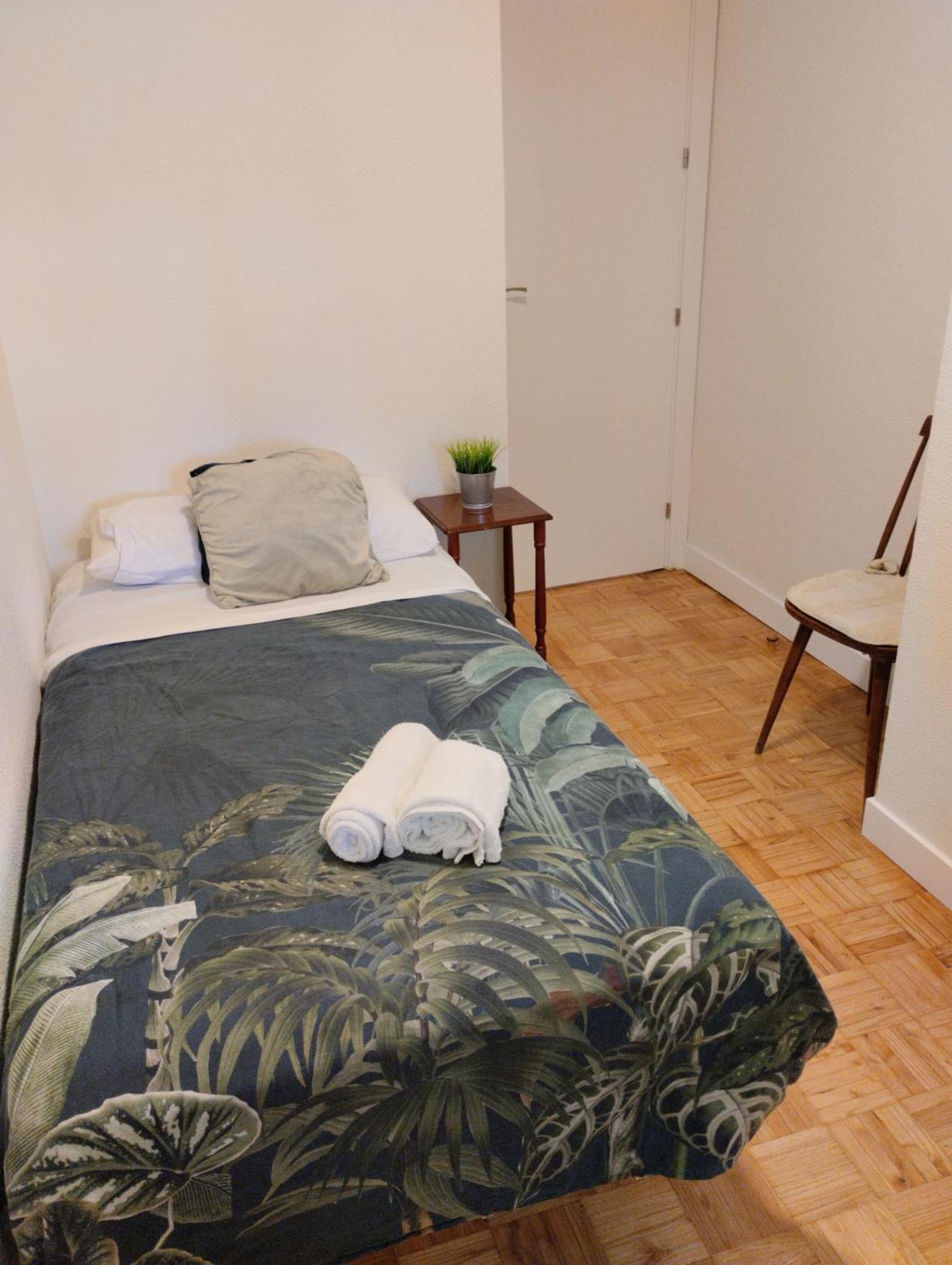 Habitacion Confort En Chamartin Madrid Luaran gambar