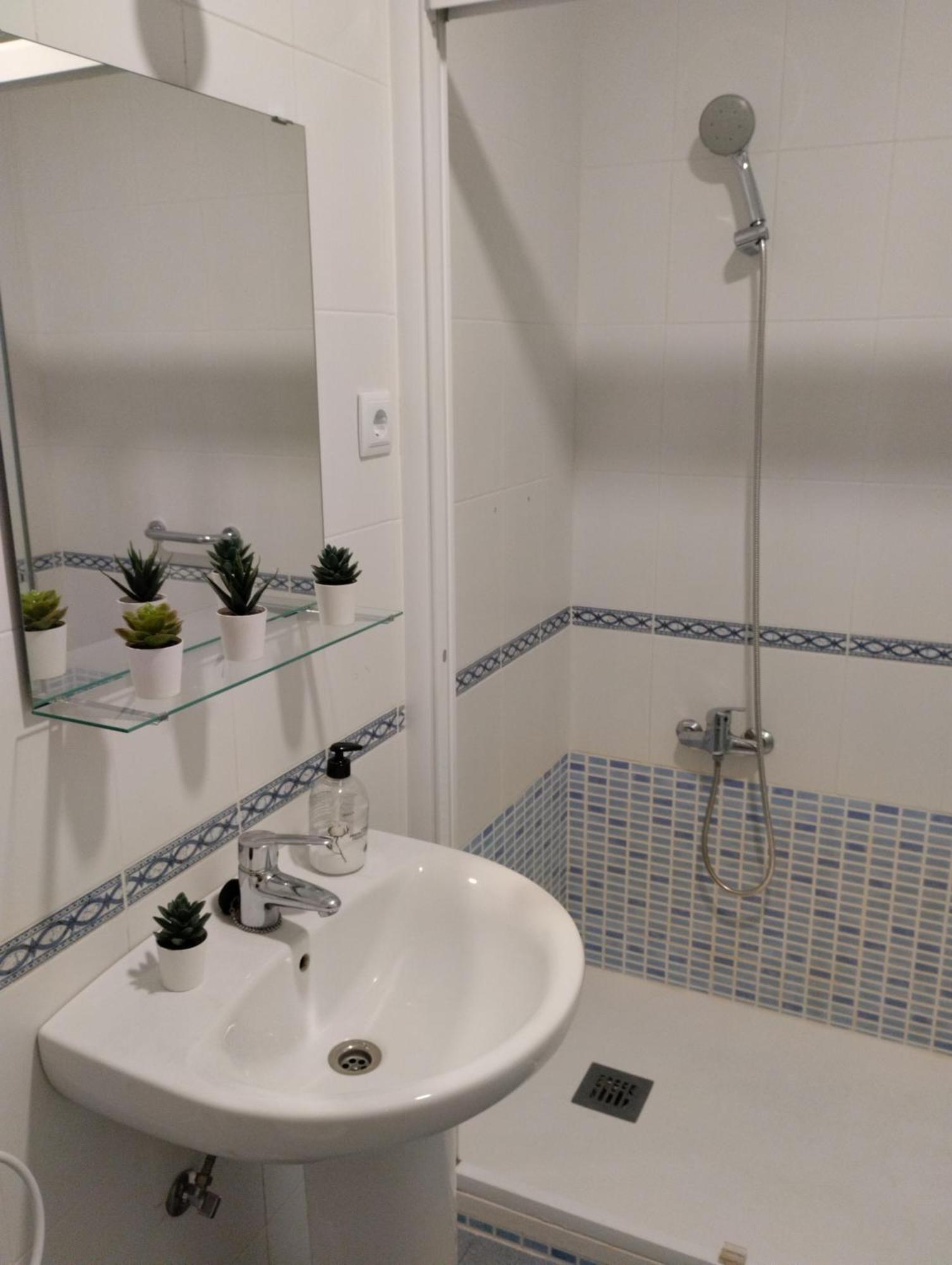 Habitacion Confort En Chamartin Madrid Luaran gambar
