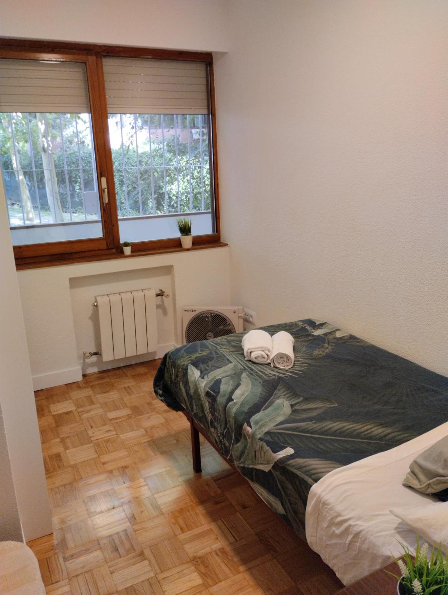 Habitacion Confort En Chamartin Madrid Luaran gambar